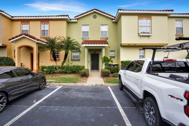Building Photo - Modern 3-Bedroom, 2-Bath Townhouse near Ch...