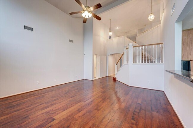 Building Photo - 2306 Millerton Ln