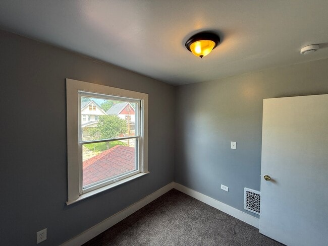 Building Photo - 14016 Castalia Ave