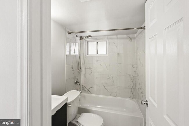 Building Photo - 5105 New Hampshire Ave NW