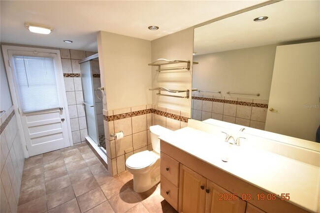 Building Photo - 2562 Redwood Way