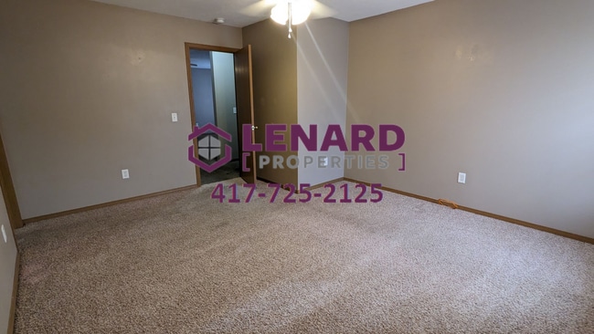 Building Photo - 3 Bedroom Home Ready for Move In