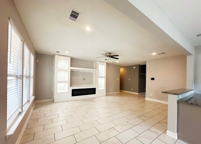 Building Photo - 7638 Bronze Trail Dr