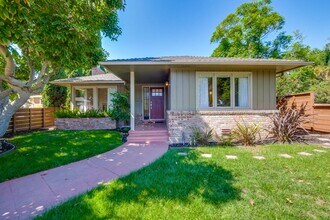Building Photo - Beautifully remodeled 2 bed, 2 bath home.