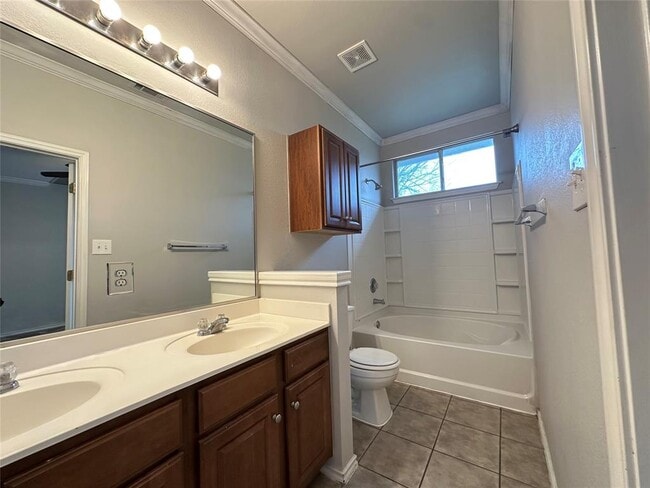 Building Photo - 11409 Hereford St