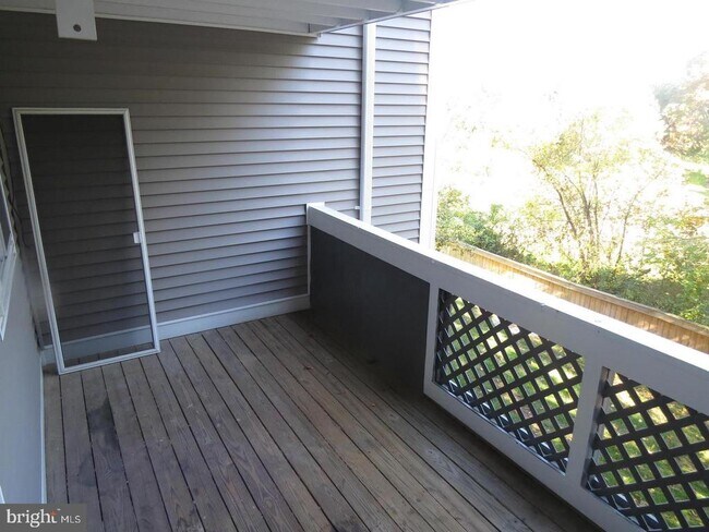 Building Photo - 12926 Grays Pointe Rd