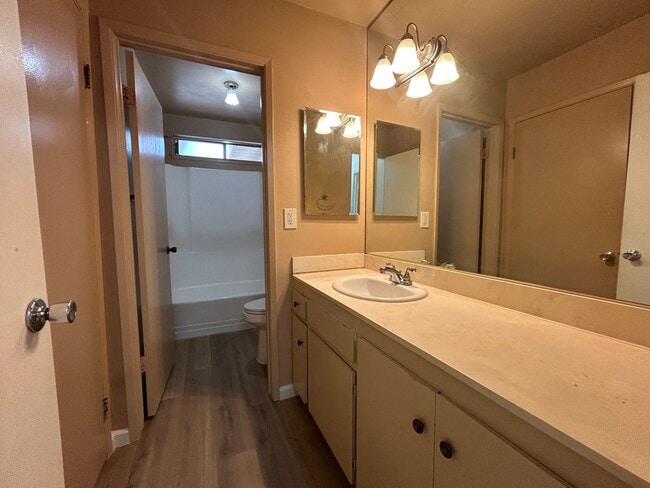 Building Photo - 5055 Pearblossom Dr