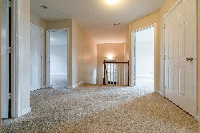 Building Photo - 808 Callahan Pl