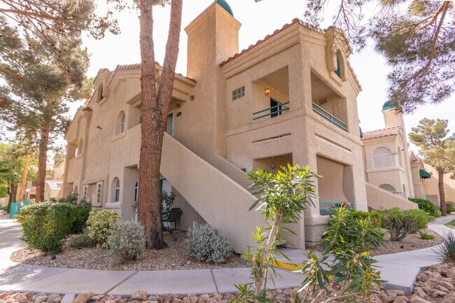 Building Photo - SPECTACULAR 2BED/2BATH CONDO IN HENDERSON!