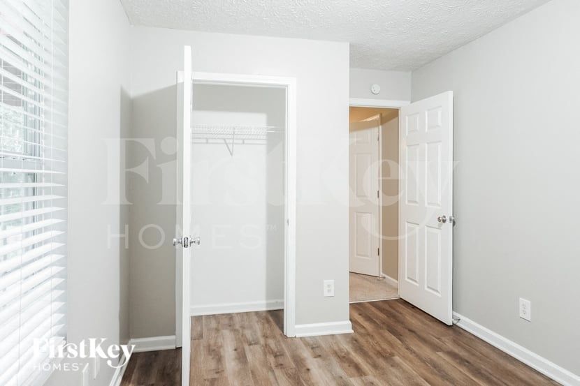 Building Photo - 8439 Browns Mill Trce