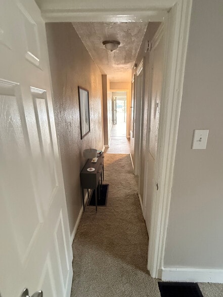 Building Photo - 2320 E 36th St