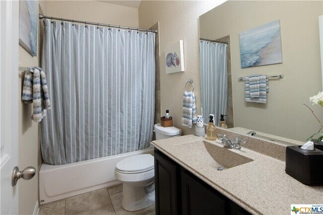 Building Photo - 5633 Briar Fld