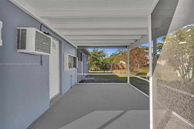 Building Photo - 137 NW 29th Ave