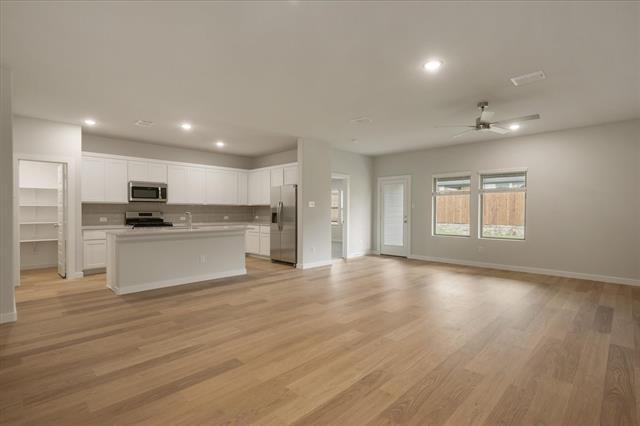 Building Photo - 1010 Honeydew Ln