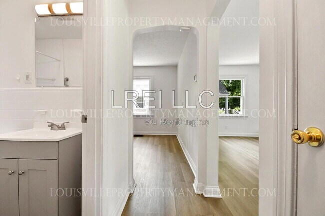 Building Photo - 959 McKinley Ave