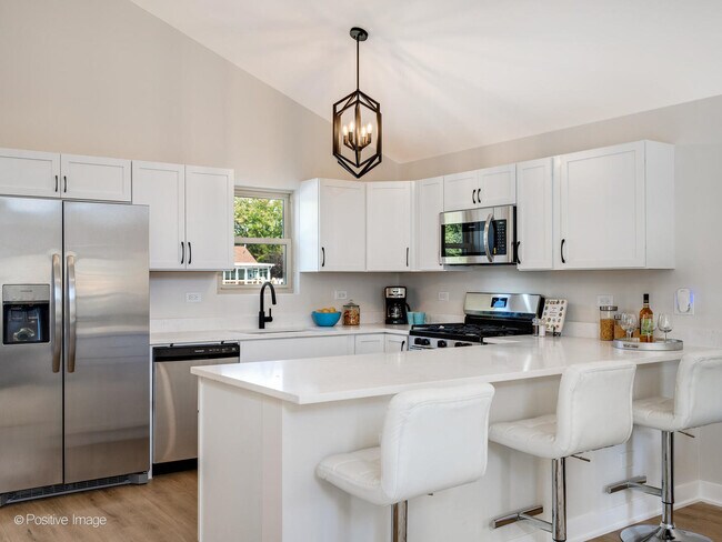 Building Photo - 5309 Pine Trails Cir