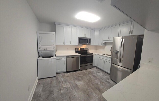 Building Photo - 315 Bream Ave
