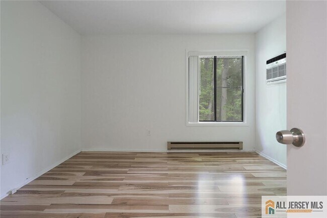 Building Photo - 174 Amberly Dr