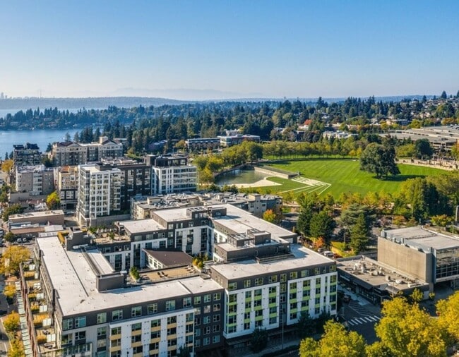 Building Photo - 1Bd/1.5Ba Bellevue Condo