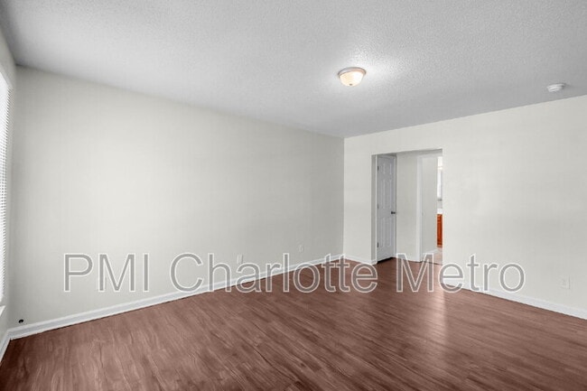 Building Photo - 10800 Whittersham Dr