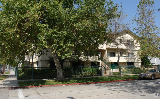 Building Photo - 7007 Vassar Ave