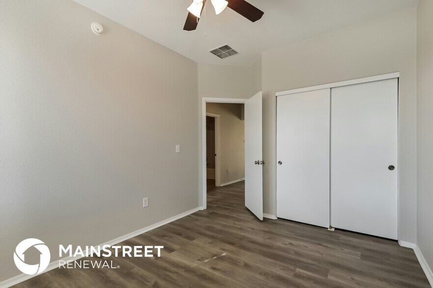 Building Photo - 3520 W Avenida Sombra
