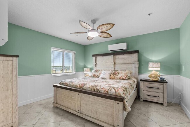 Building Photo - 3740 Gulf of Mexico Dr