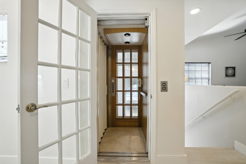 Building Photo - 6000 Pinnacle Ln