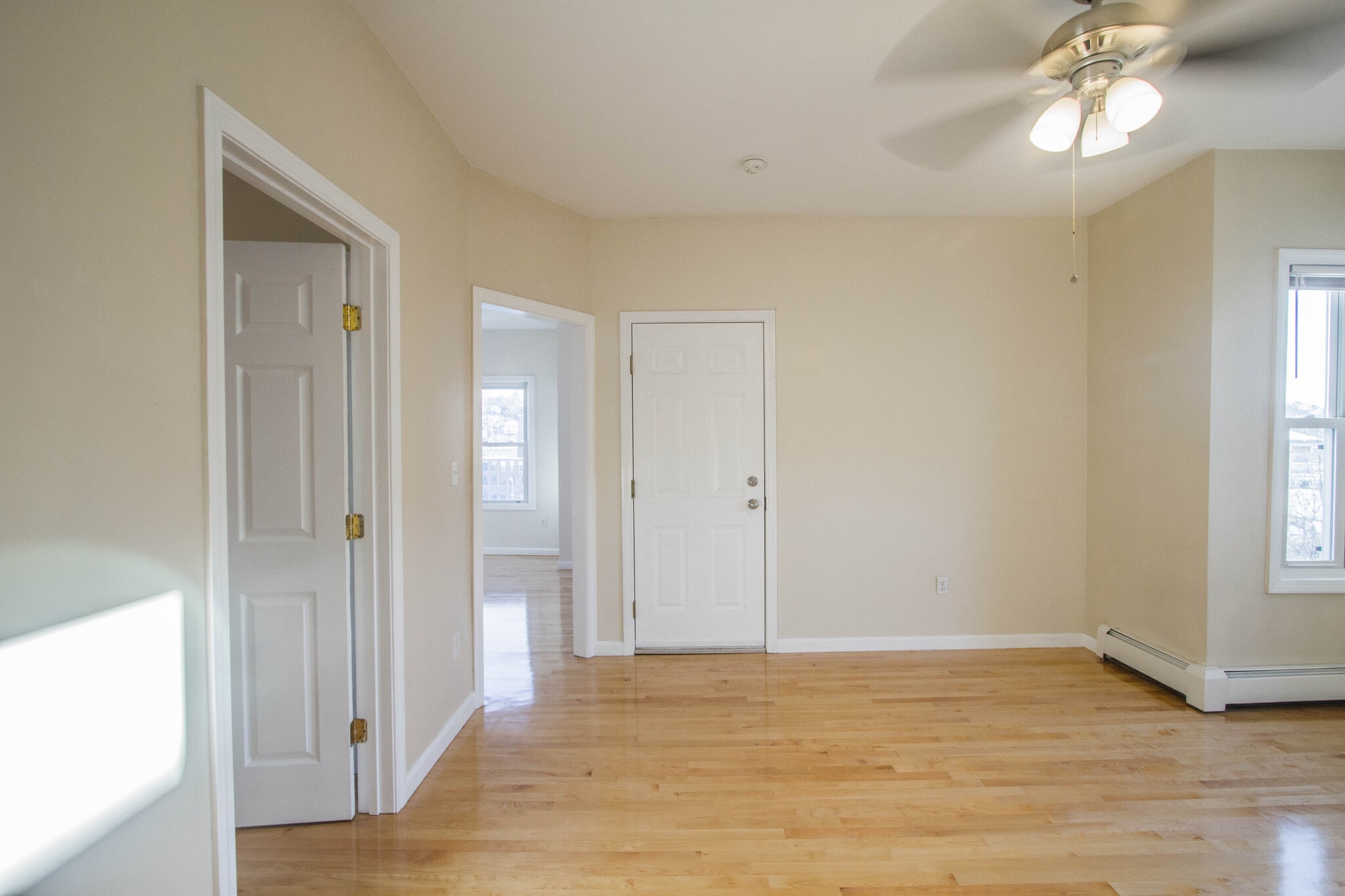 Dining Room/Entry - 19 Wilson St
