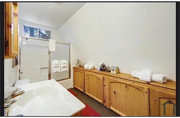 Building Photo - 2017 Manzanita Ln