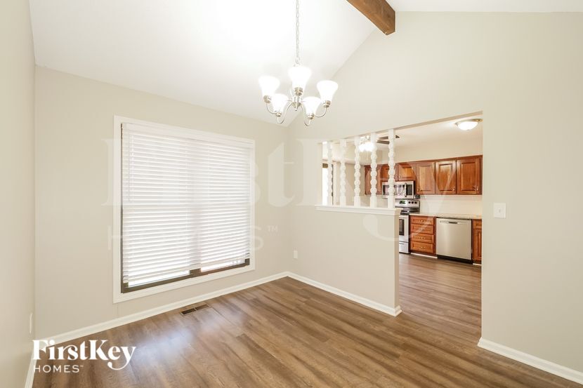 Building Photo - 6704 NW Mirror Lake Terrace