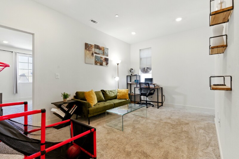 Building Photo - 5758 Tournament Ct