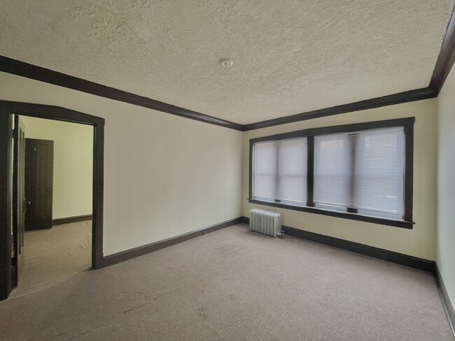 Building Photo - 7800 S Throop St