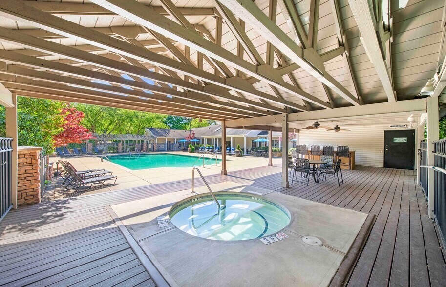 MAA Paddock Club 50 Rocky Creek Rd Greenville SC 29615 Apartment Finder