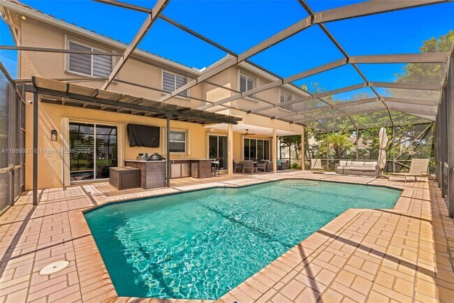 Building Photo - 420 Montclaire Dr