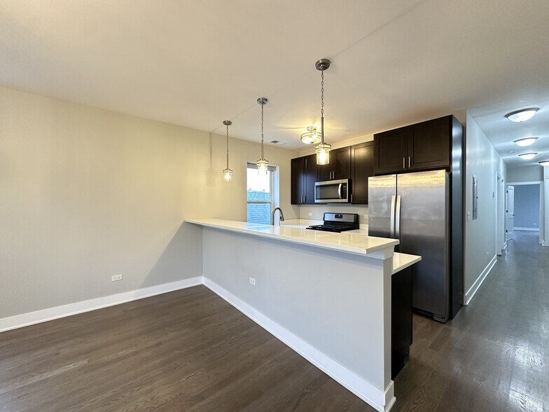 Building Photo - 1921 W 21st St