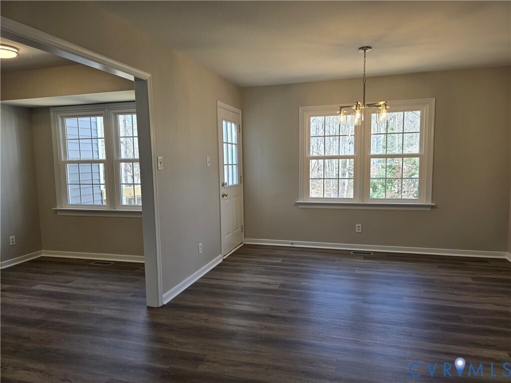 Building Photo - 1600 Porters Mill Terrace