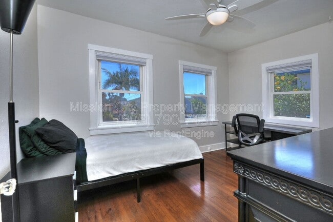 Building Photo - 535 De La Vista Ave