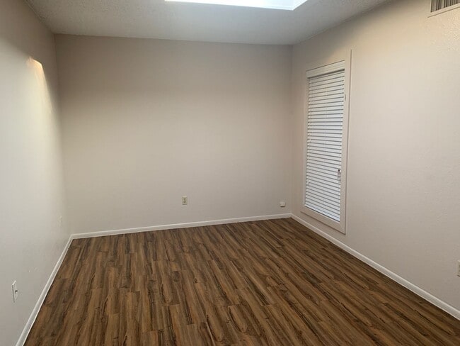 Building Photo - 953 W Cortez Ln