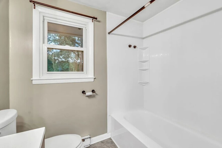 Building Photo - 375 Bridgton Rd