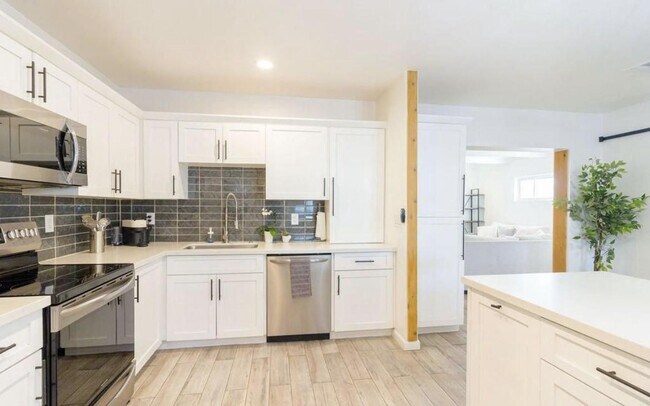 Building Photo - 4214 N 20th St