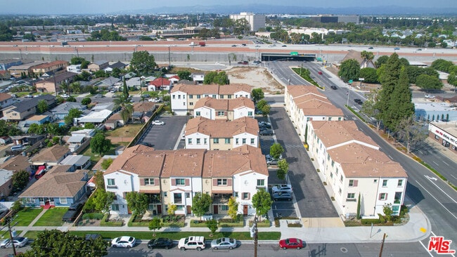 Building Photo - 12035 Sproul St