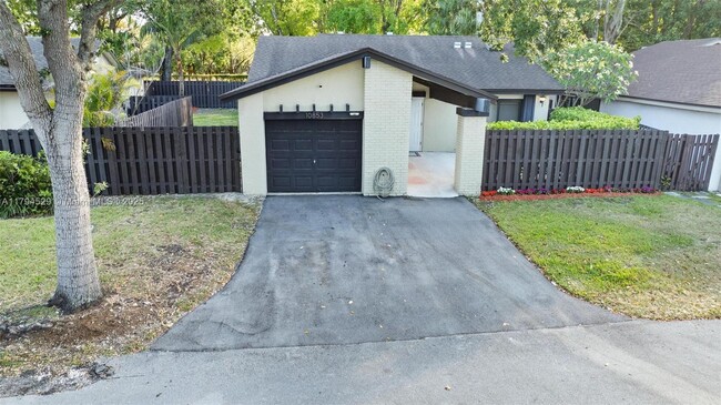 Building Photo - 10853 SW 132nd Cir Ct