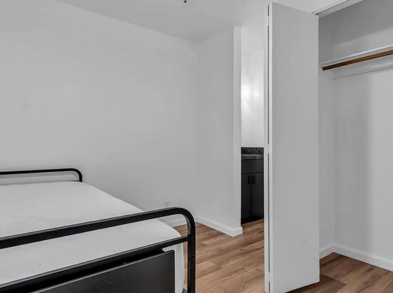 Office/Small Bedroom - 5300 E Waverly Dr