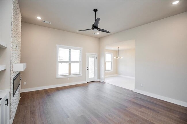 Building Photo - 6804 SW Basswood Ave