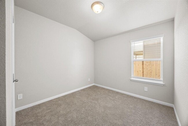 Building Photo - 140 Honey Bee Rd