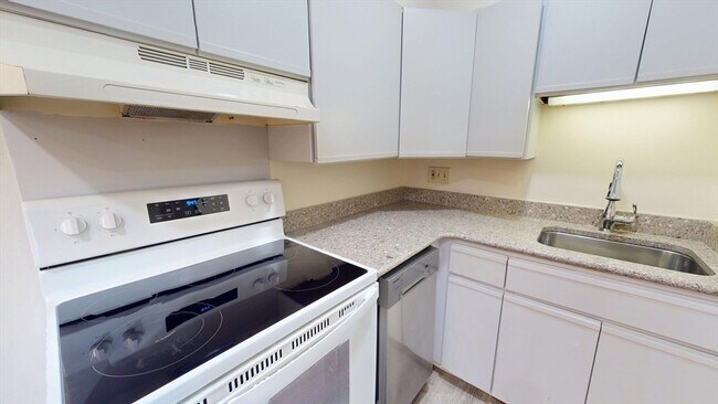 Building Photo - 15 Arizona Terrace