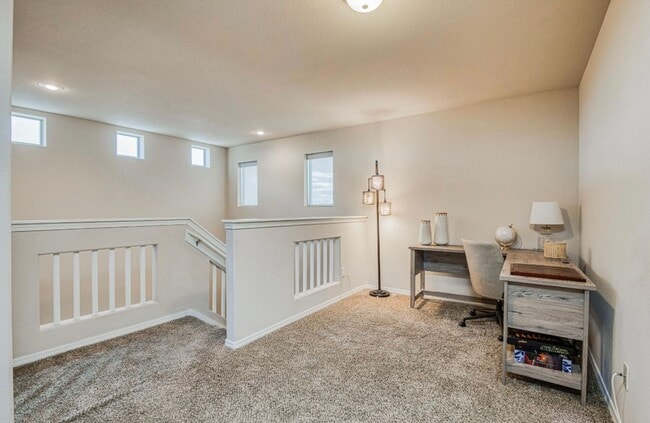 Building Photo - Westside area for Short or Long Term Rental (Completely Furnished) Beautiful 3 bed/2.5 baths plus...