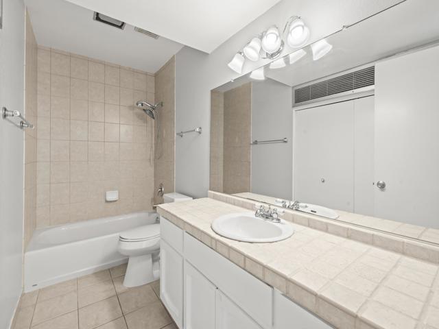 Building Photo - 2639 Pirineos Way