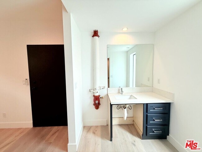 Building Photo - 3414 London St